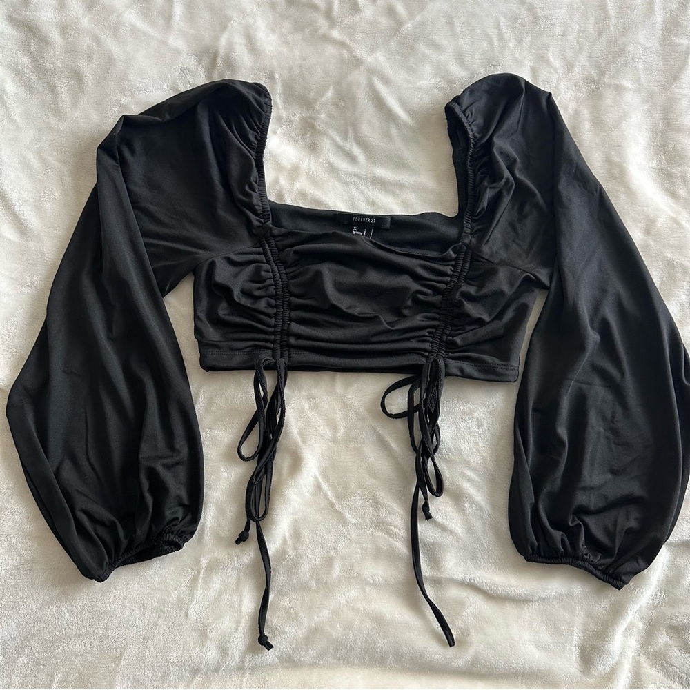 small black long sleeve crop top